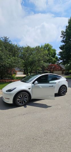 Tesla model Y performance Dual motors