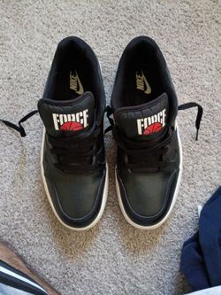 Nike Full Force, Low-top, Size 9