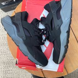 Nikes Size 14