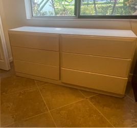 Solid  Wood 6 Drawer Dresser