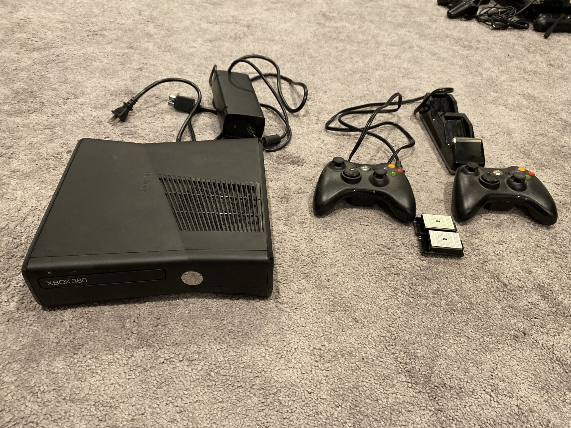 Microsoft Xbox 360 S 4GB Black Console