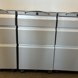 Mobile Pedestals / Storage / Filing Cabinets 