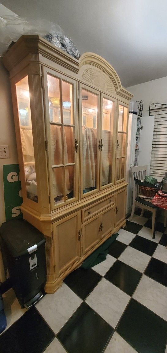 China CABINET/ Dinning Table Set