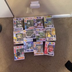 12 Funko Pops