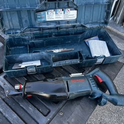 Bosch RS20 Corded Reciprocating Saw With Case, works great! 