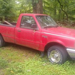 1996 ford ranger, 5 spd 102k new brakes, Tires Runs Great Ice Cold Ac