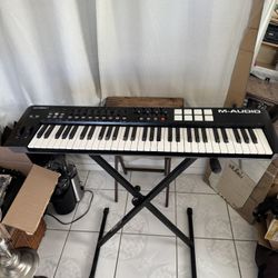 M-AUDIO Oxygen61 MIDI Controller