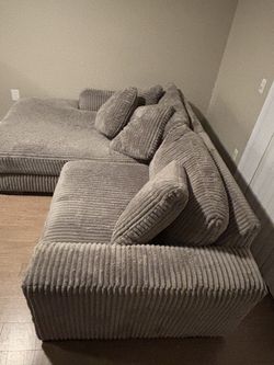 MOVE OUT SALE!!!! Couch for sale !!!