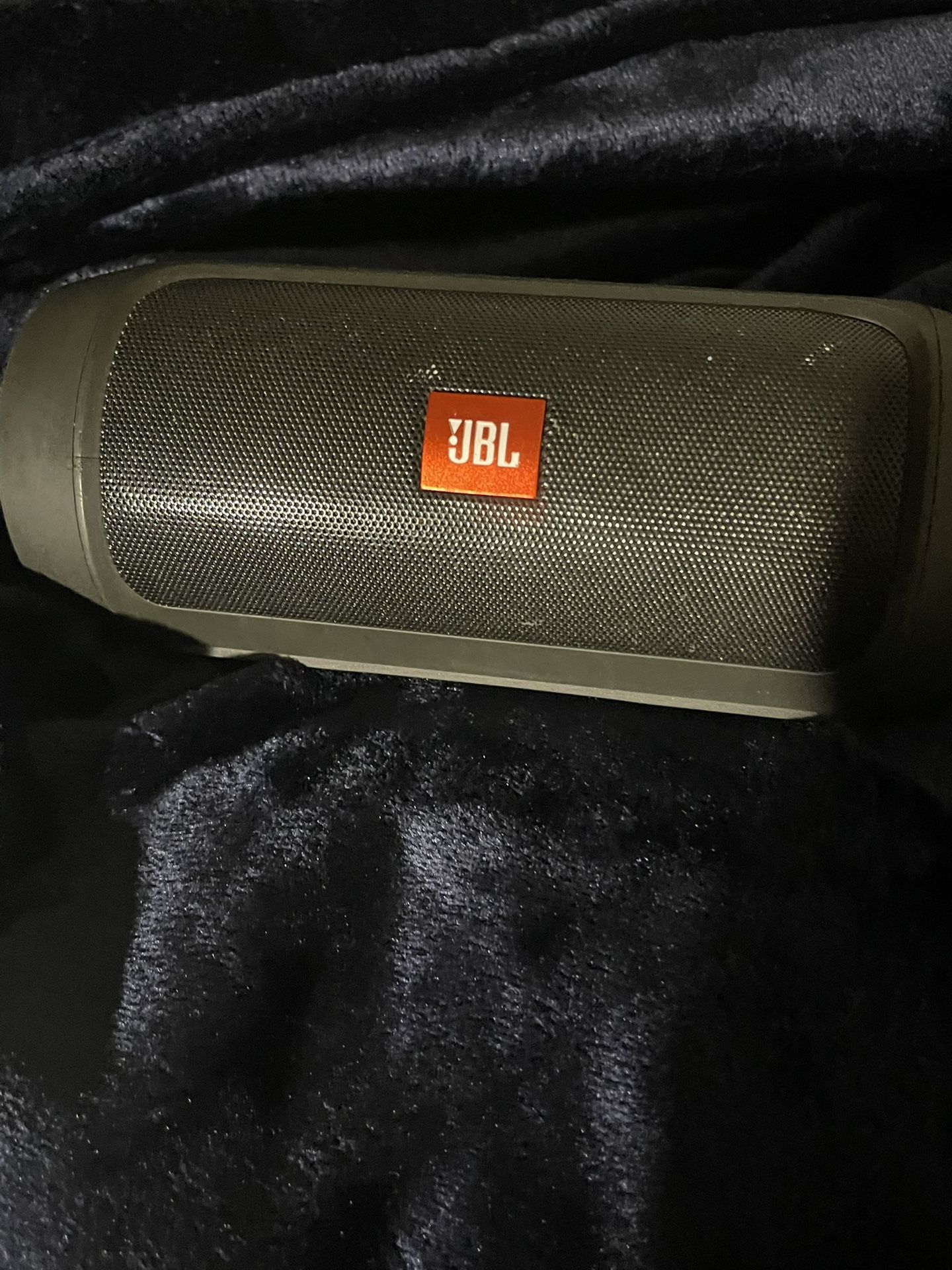 JBL Flip 5 Portable Bluetooth Speaker – Great Condition