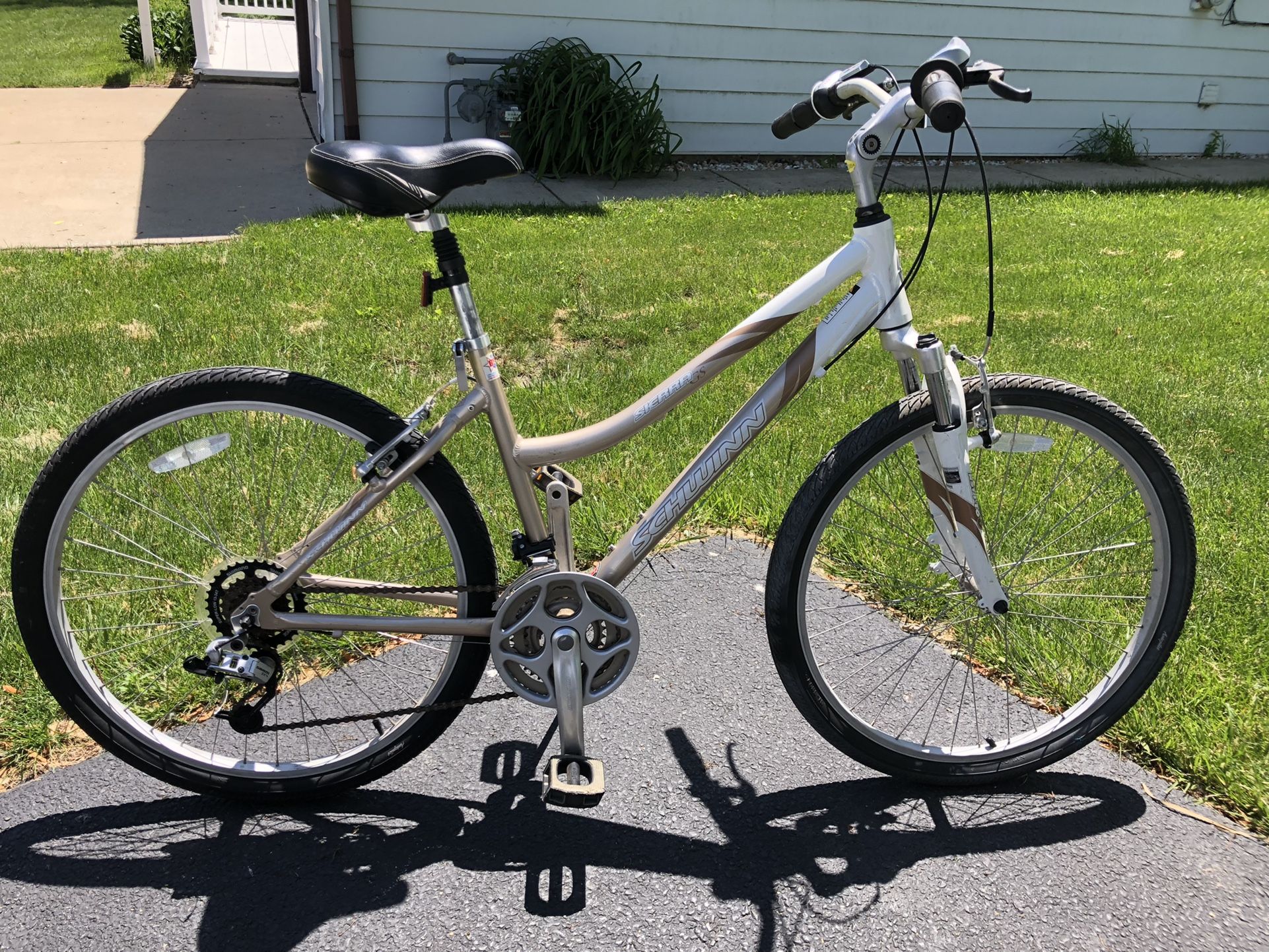 Schwinn Select Series Sierra GS 21-speed Hybrid Bicycle