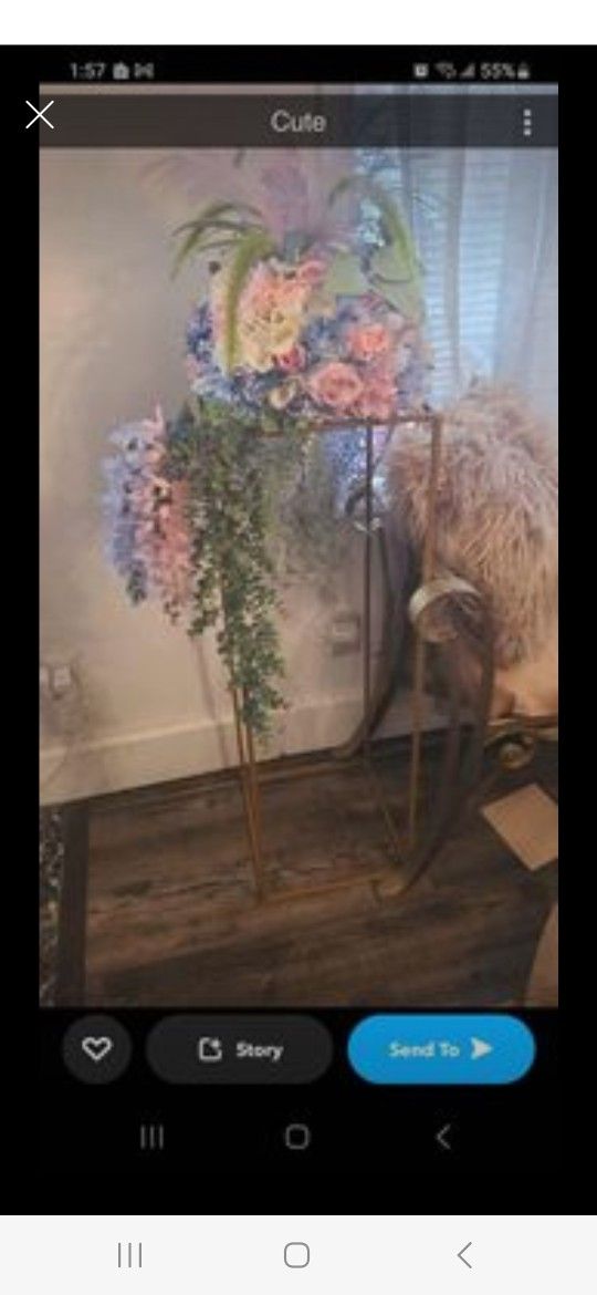 Throne Chair, Centerpiece