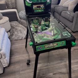 The Hulk Pinball Machine 