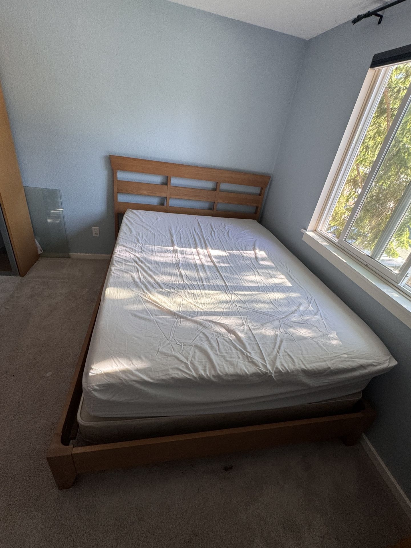 Queen Size Mattress, Box, Bed frame