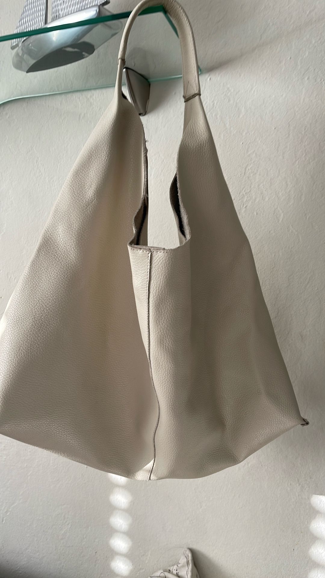 Vendo Bolsa MARCELLA NEW YORK KELLY TOTE Color beige