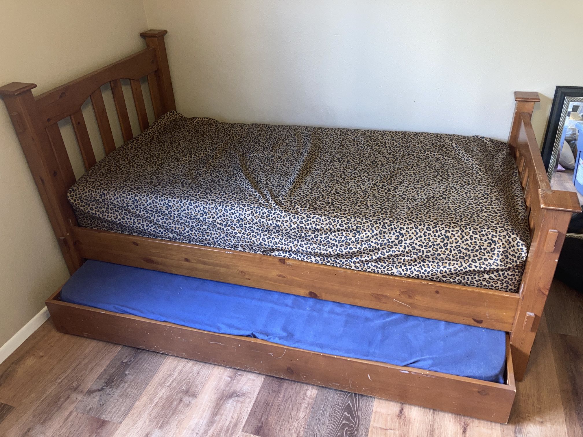 Twin Trundle Bed Solid Wood Kids Bedroom Furniture Slats Free Mattresses 