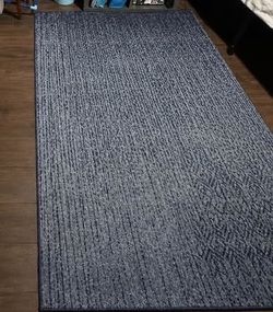 Blue/Navy Blue Area Rug 4' 1" x 6' 1"
