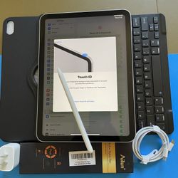 256gb Apple IPad 10th Generation (10.9” Liquid / 2022 model) with pen, keyboard, case & Accessories (warranty 2026) 