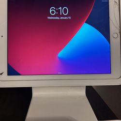 Square Dock With iPad 