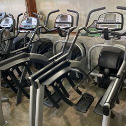 Cybex 620A Arc Trainer 