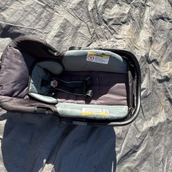 Infant Car Seat w/ Carry Handle – Good Condition