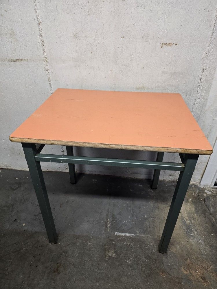 SHOP TABLE $40