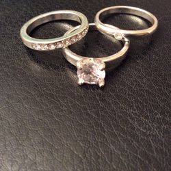 3 piece Diamond women’s silver wedding ring set. ($20 cash ) cubic zirconia