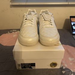 Nike Tiempo Legend Indoor Soccer Shoes