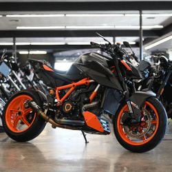2022 KTM 1290 SUPERDUKE R EVO 