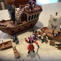 Mickey Mouse  Pirate Ship And Figures