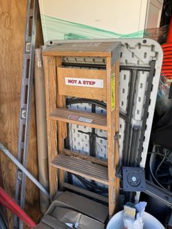 4ft Wooden Ladder 