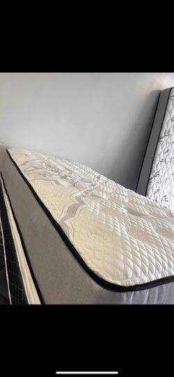 Twin mattress