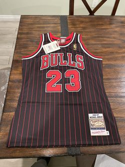 100% Authentic Michael Jordan Mitchell & Ness 96 97 Bulls Jersey Size 40 M  Mens