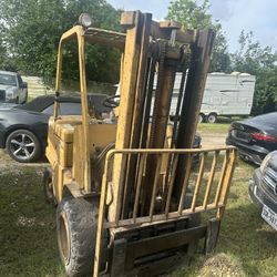 CATERPILLAR MODEL V50C FORKLIFT 5,000 LB.