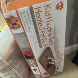 NEW HEATED PET BED