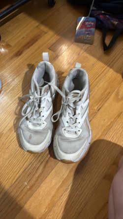 USA 7 Reebok running shoe