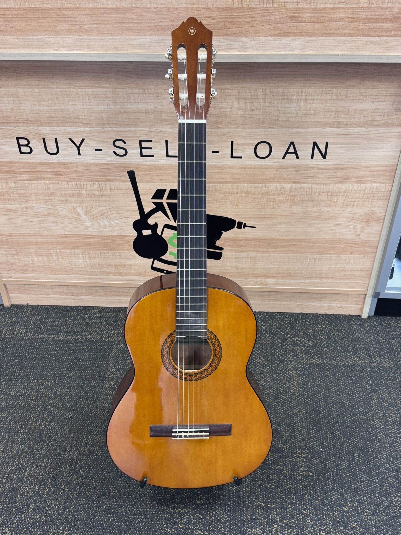 Yamaha C40 Natural Classical Acoustic Guitar