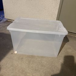 Plastic Tubs / totes with lid