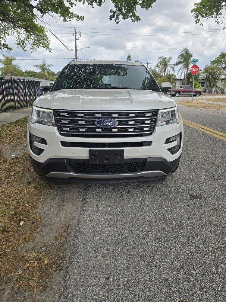 2016 Ford Explorer