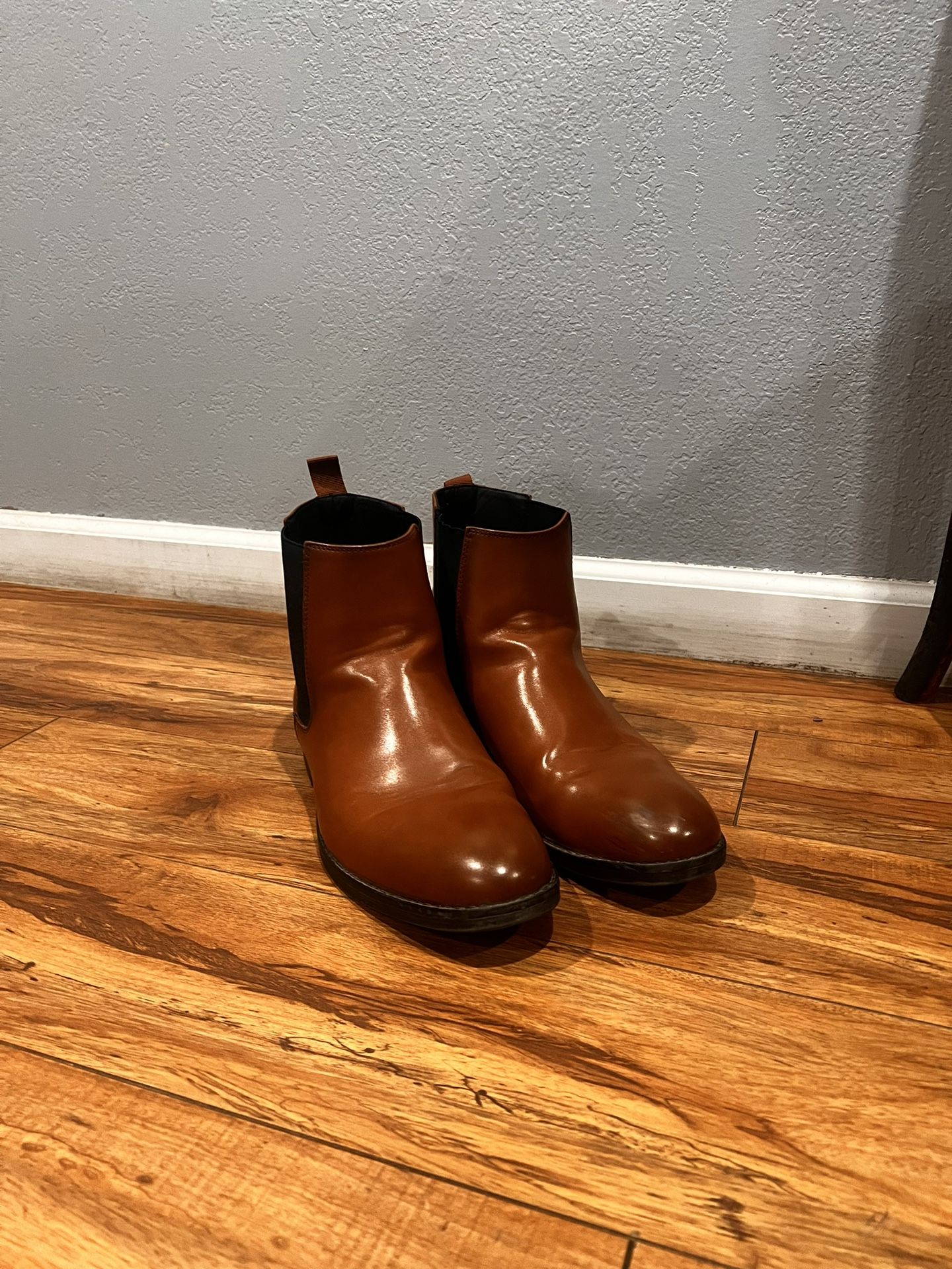 Size 11 Men’s Leather Boots
