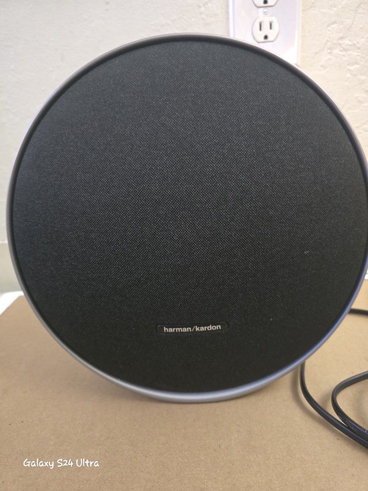 Harmon Kardon Onyx Studio 9 Bluetooth Speaker 