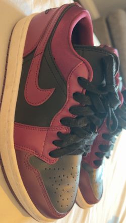 Nike air Jordan 1 low burgundy / black