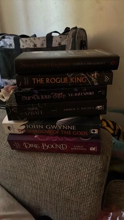 Popular Fantasy/Romantasy Books