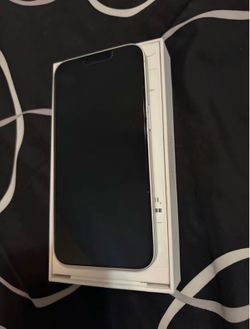 iPhone 16e