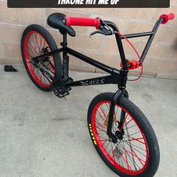 24 Inch Throne Goone