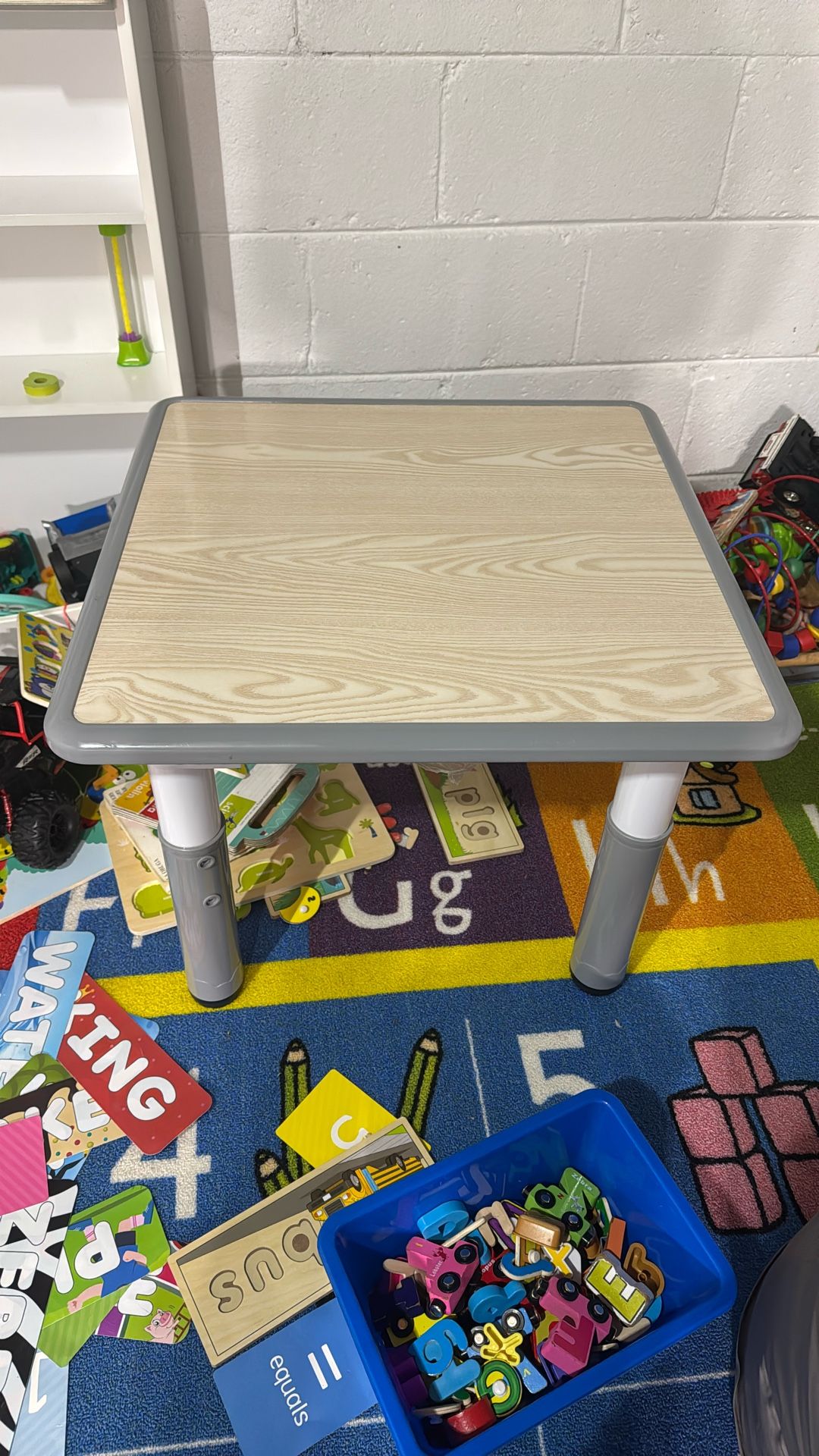 Toddler Table With 2 Chairs