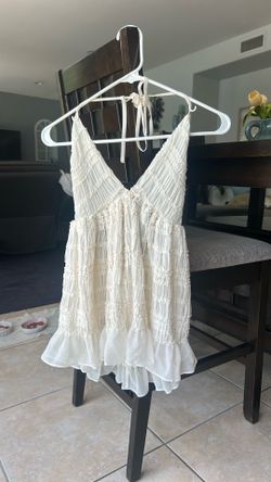 Women’s/teens urban outfitters polyester blend halter top xxs pleated, v neck