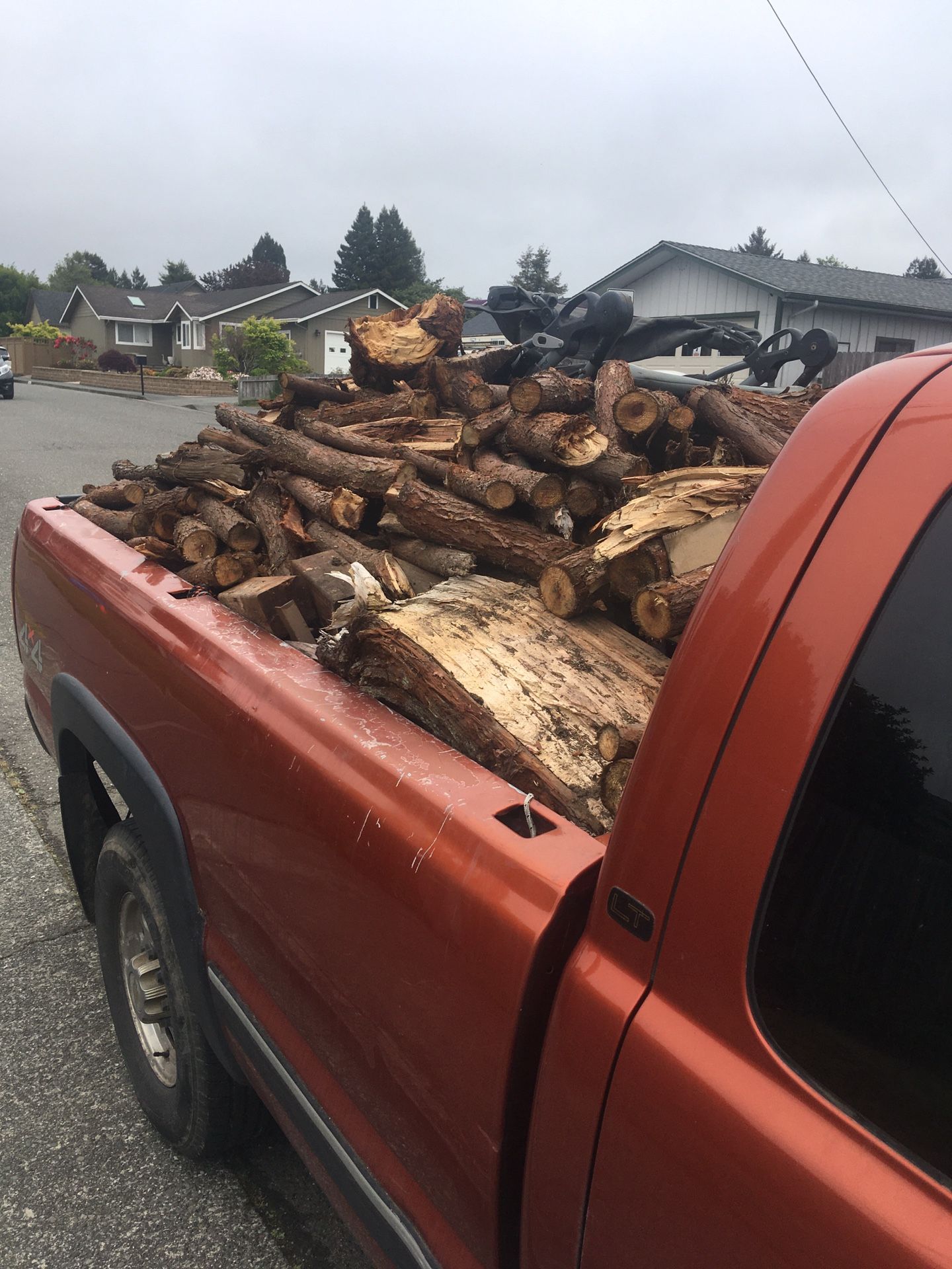 Seasoned Redwood Firewood