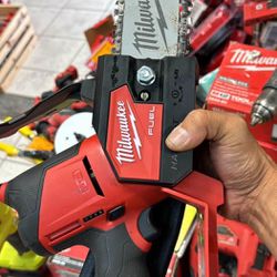 Mikwaukee M12 Fuel Hatchet Chainsaw Tool Only