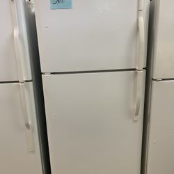Kenmore Refrigerator White Ex Large Number Excellent  Warranty  . Delivery Available . 2203 Fowler St. 33901  