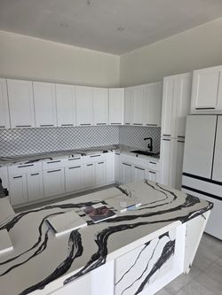 Kitchen cabinet